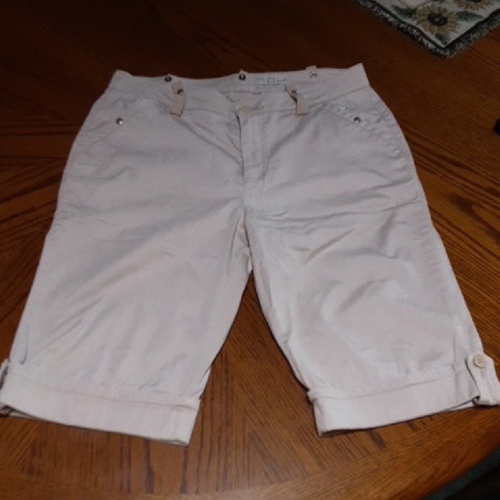 Elegant Women's Beige Shorts